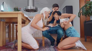 Парень выебал на столе любимую девку и ее возбужденную мачеху в ЖМЖ